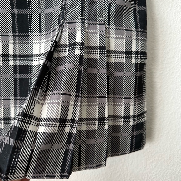 IZOD Printed Golf Skirt With Pocket Size 10 - Picture 2 of 7